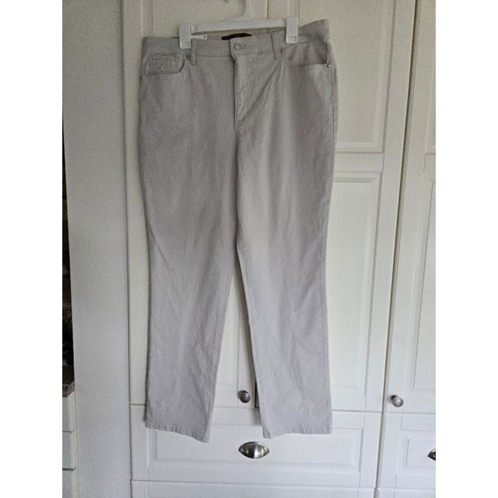 Gloria Vanderbilt Amanda 2.0 Slim Leg Pants Jeans Stonewood - Womens size 16 NEW